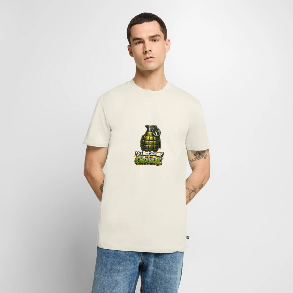 Männer Premium T-Shirt "Scharf wie eine Granate" - Naturweiß