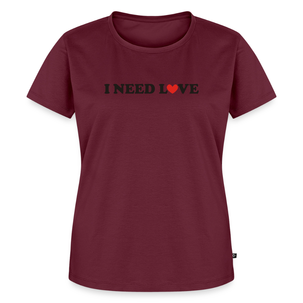 Premium T-Shirt "Need Love" - Burgunderrot